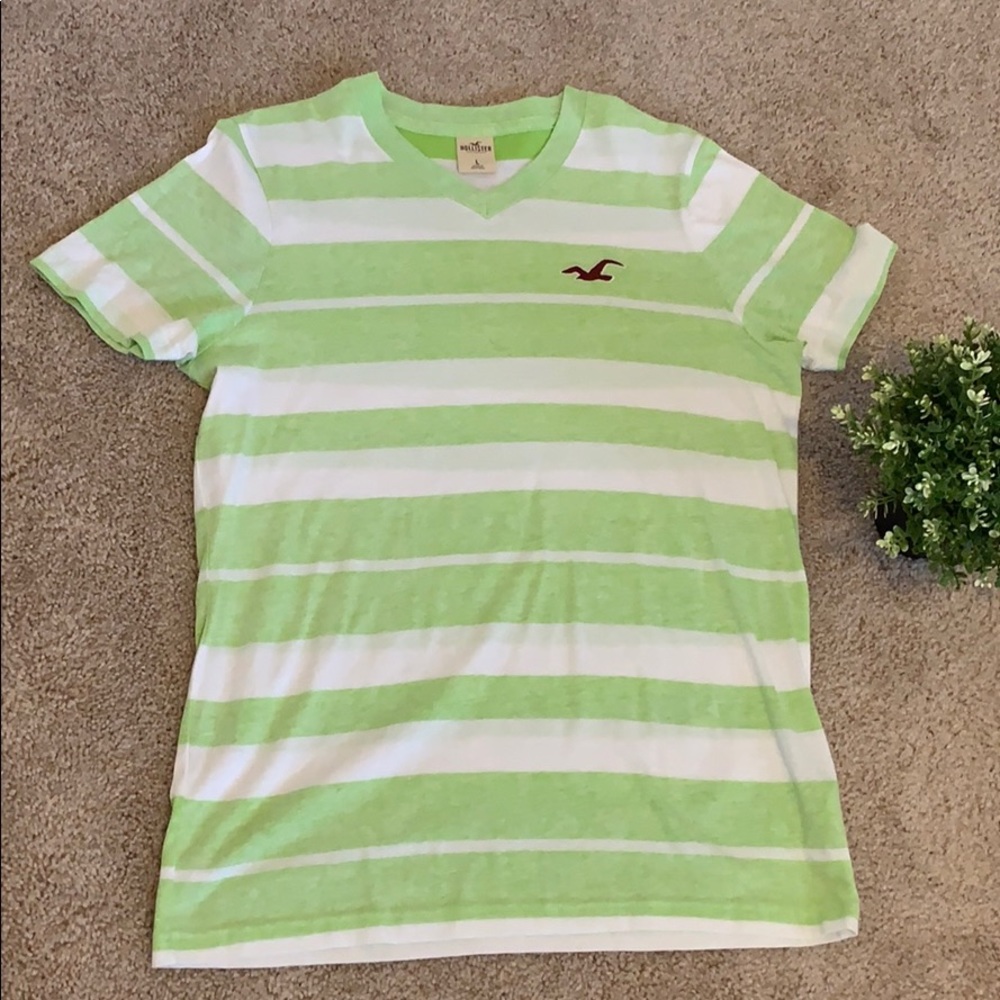 Hollister men’s v-neck t shirt